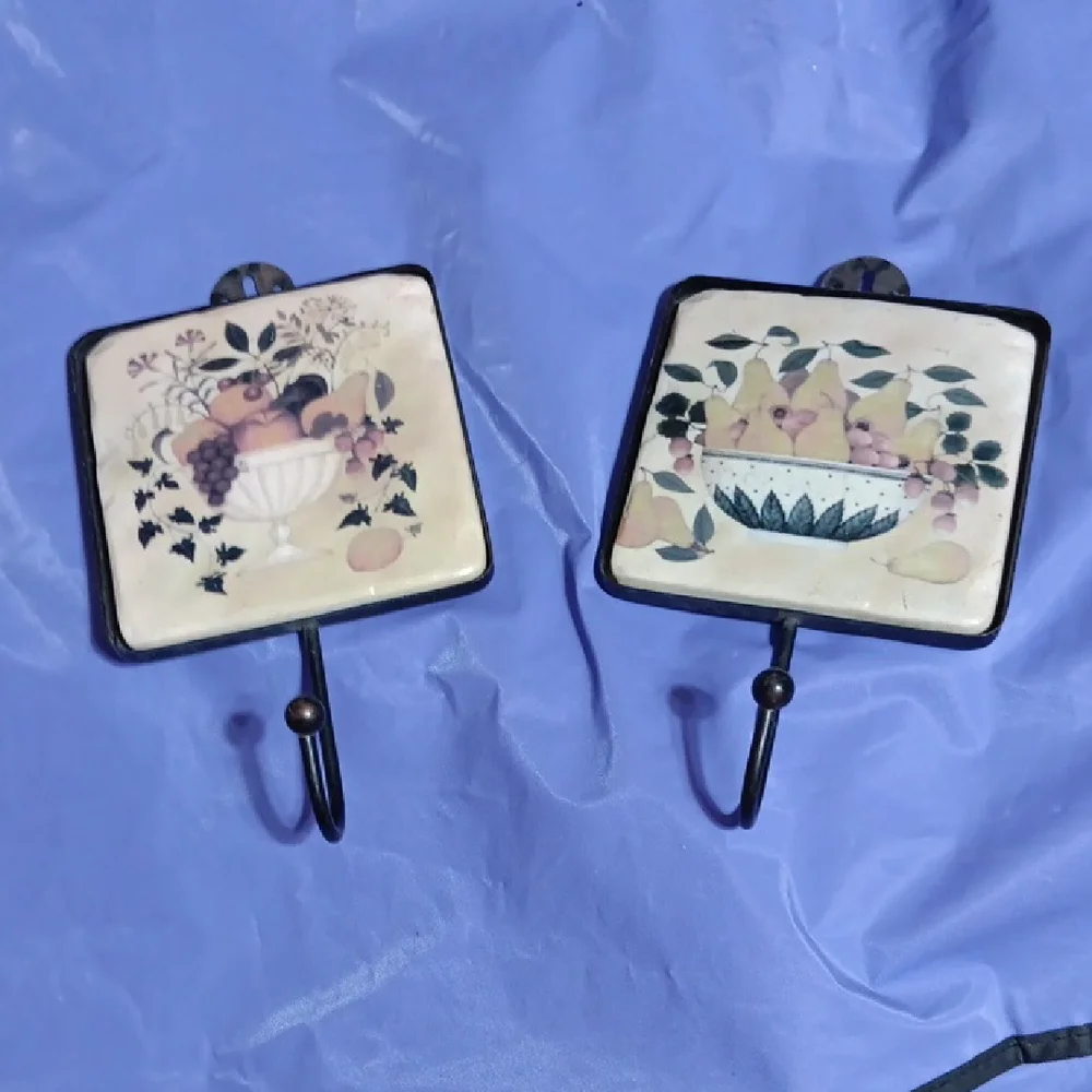 Elegant Fruit Design Wall Hooks